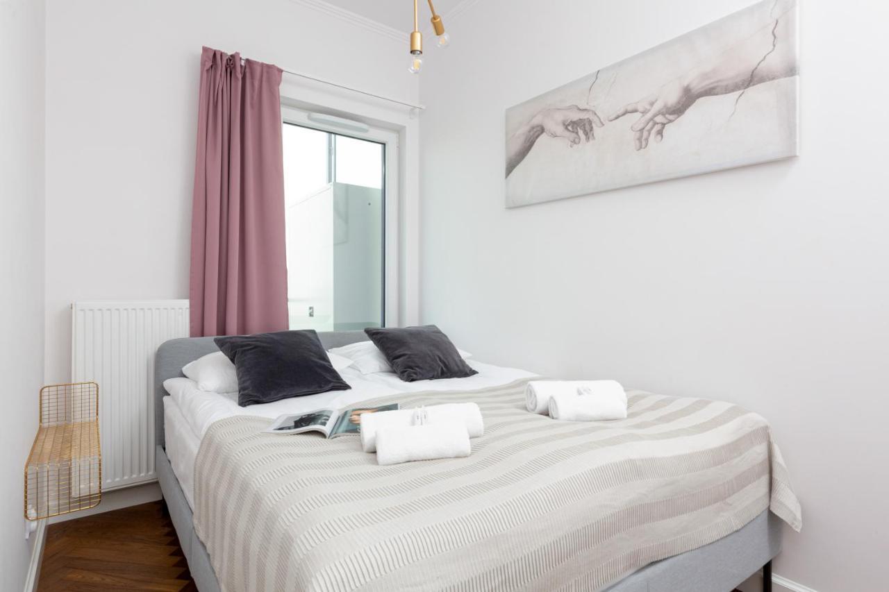 Business Center Apartments Warsaw Wola By Noclegi Renters Eksteriør bilde