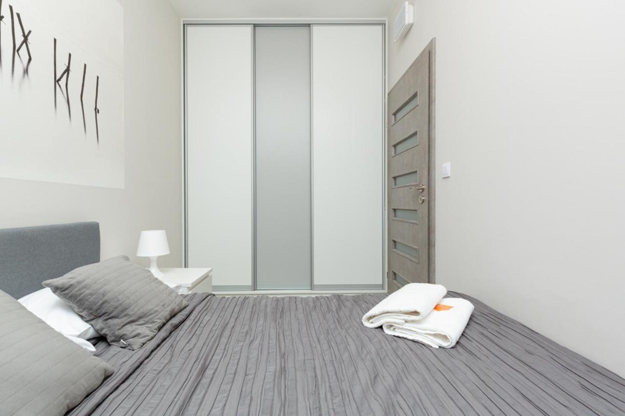 Business Center Apartments Warsaw Wola By Noclegi Renters Eksteriør bilde