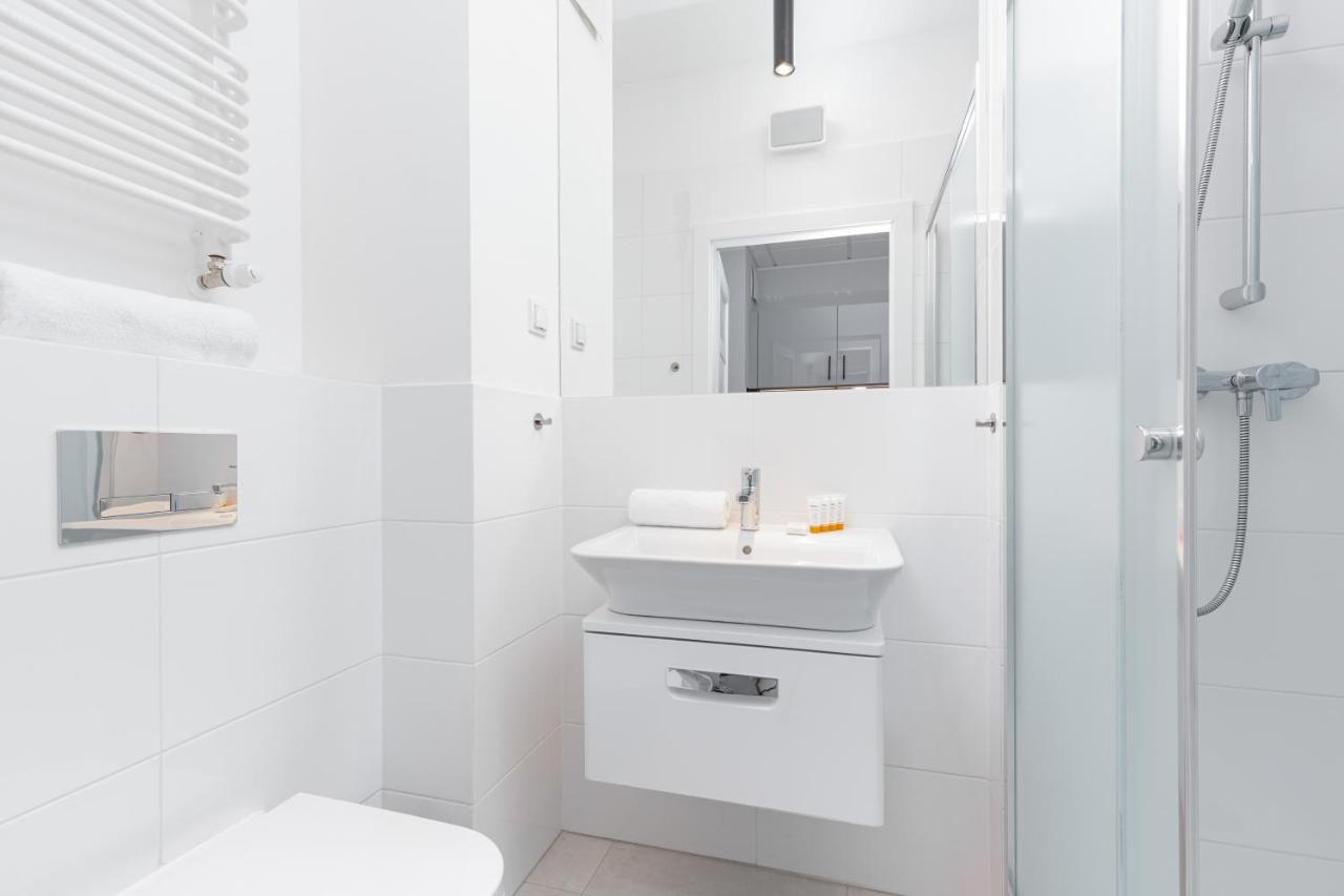 Business Center Apartments Warsaw Wola By Noclegi Renters Eksteriør bilde